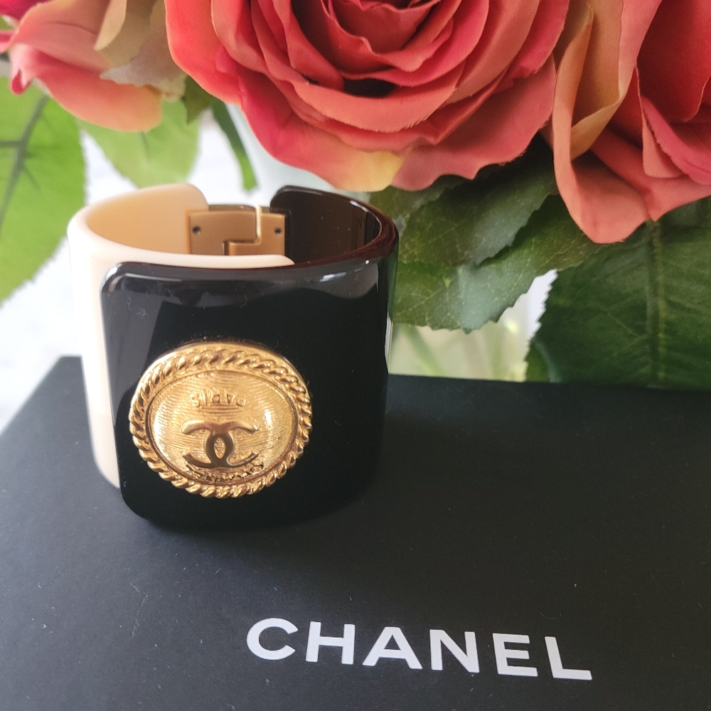 CHANEL Bracelet